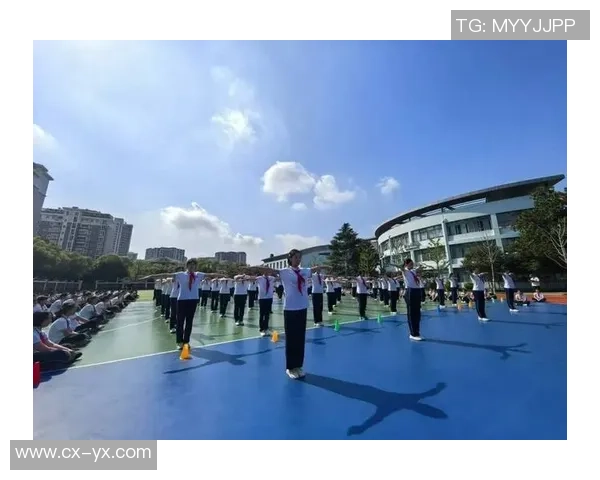 足球武术操的魅力与技巧结合探索提升身体素质与团队协作能力的全新运动方式