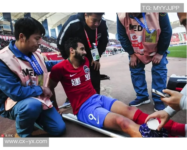 踢足球时骨折的风险与预防措施探讨